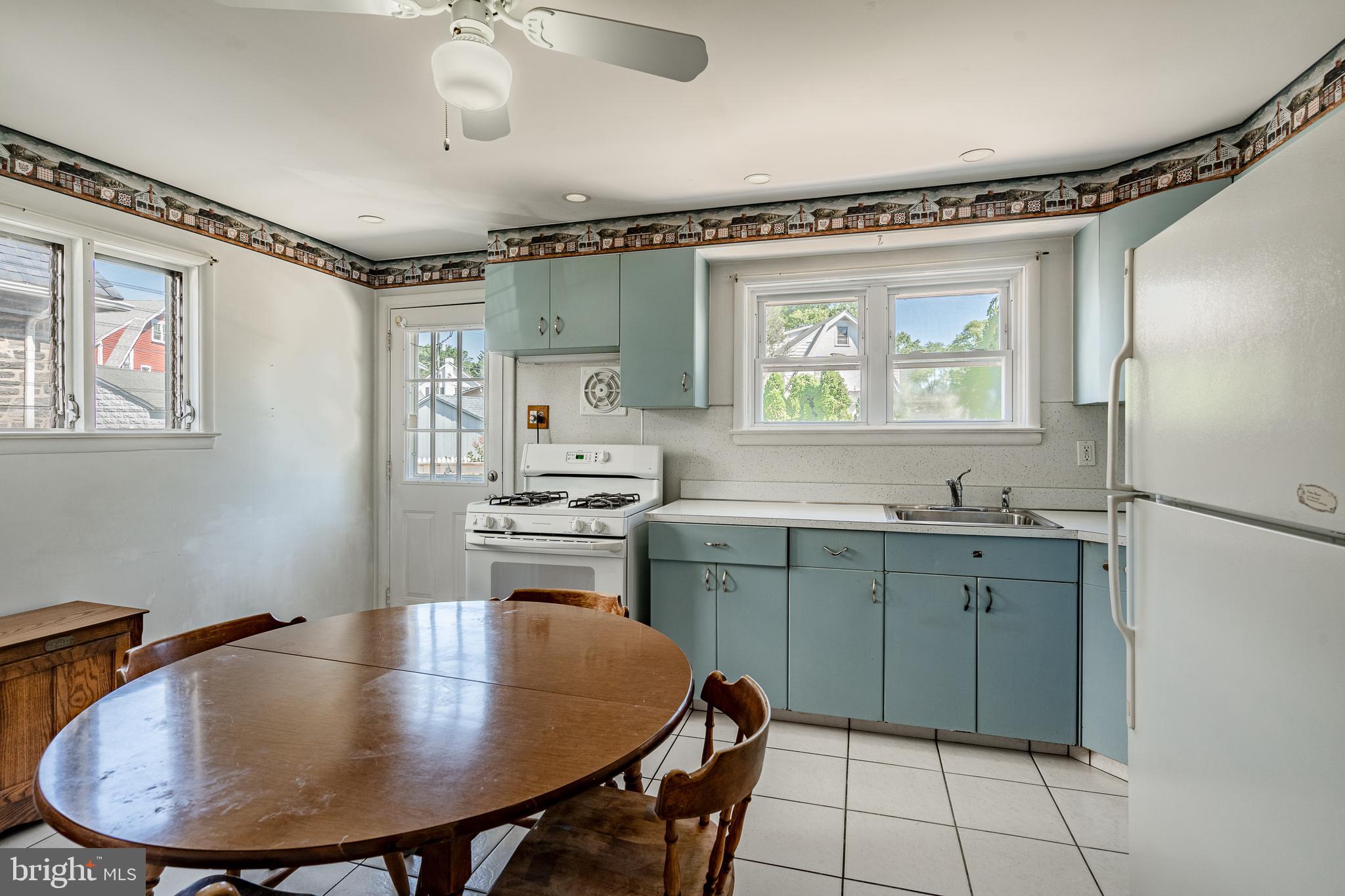 232 East Manoa Road Havertown, PA 19083 - Photo 8 of 52