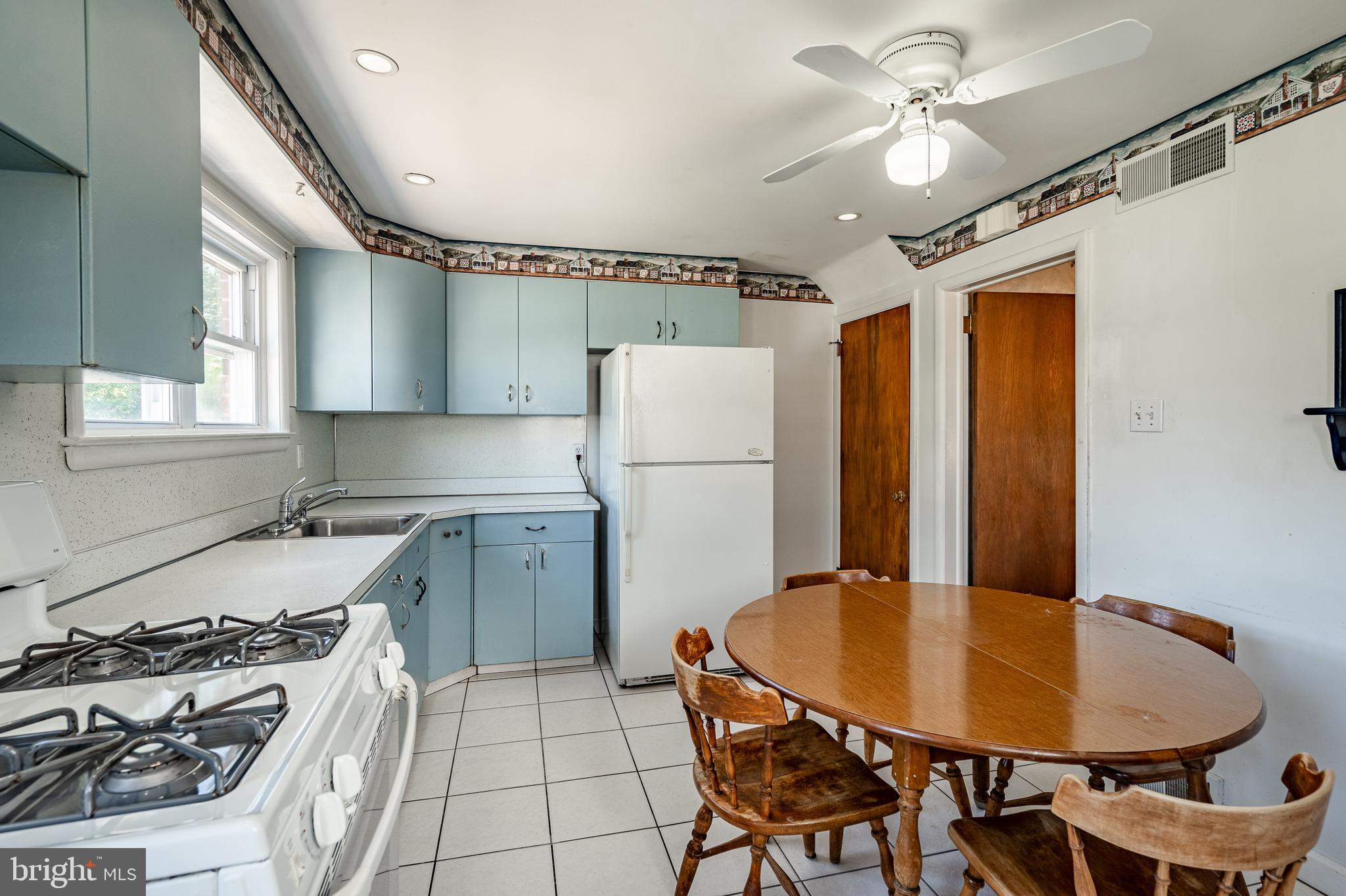 232 East Manoa Road Havertown, PA 19083 - Photo 10 of 52