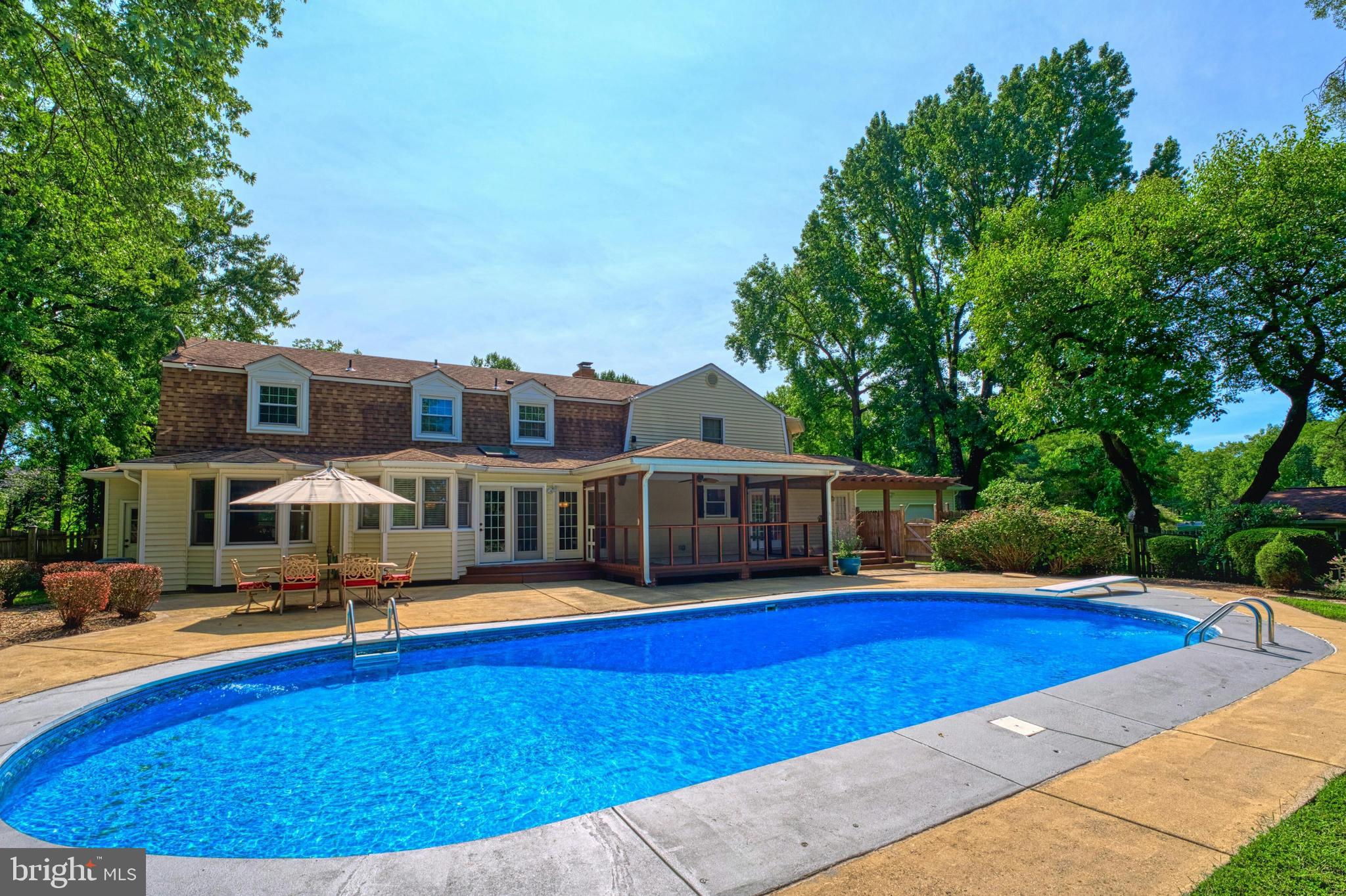 702 Seneca Road Great Falls, VA 22066 - Photo 34 of 35 Stunning Pool