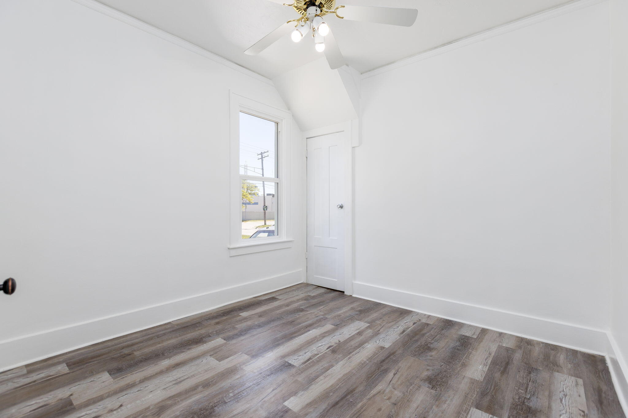 7359 Engleman Street Center Line, MI 48015 - Photo 17 of 23 14-web-or-mls-7359 Engleman (11 of 19)