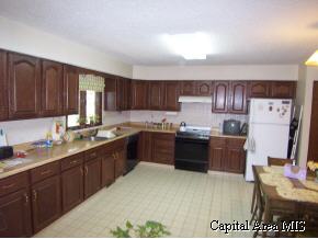 405 Barons Road Springfield, IL 62704 - Photo 4 of 8