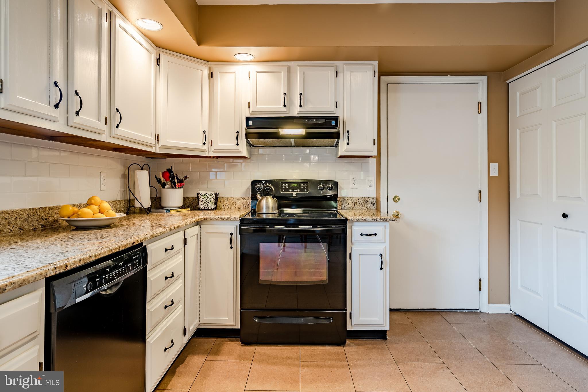 31 Krauser Road Downingtown, PA 19335 - Photo 3 of 29 Kitchen