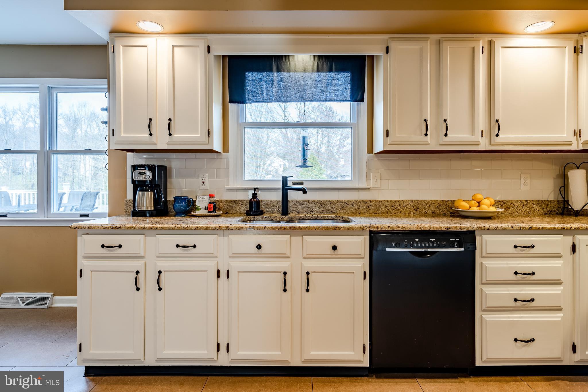 31 Krauser Road Downingtown, PA 19335 - Photo 4 of 29 Kitchen