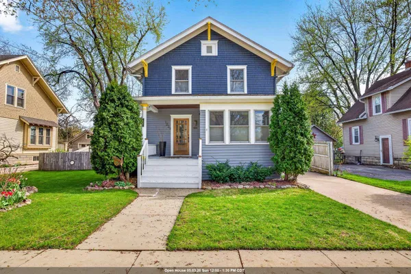 $309,900 | 1229 West Lawrence Street, Appleton, WI 54914