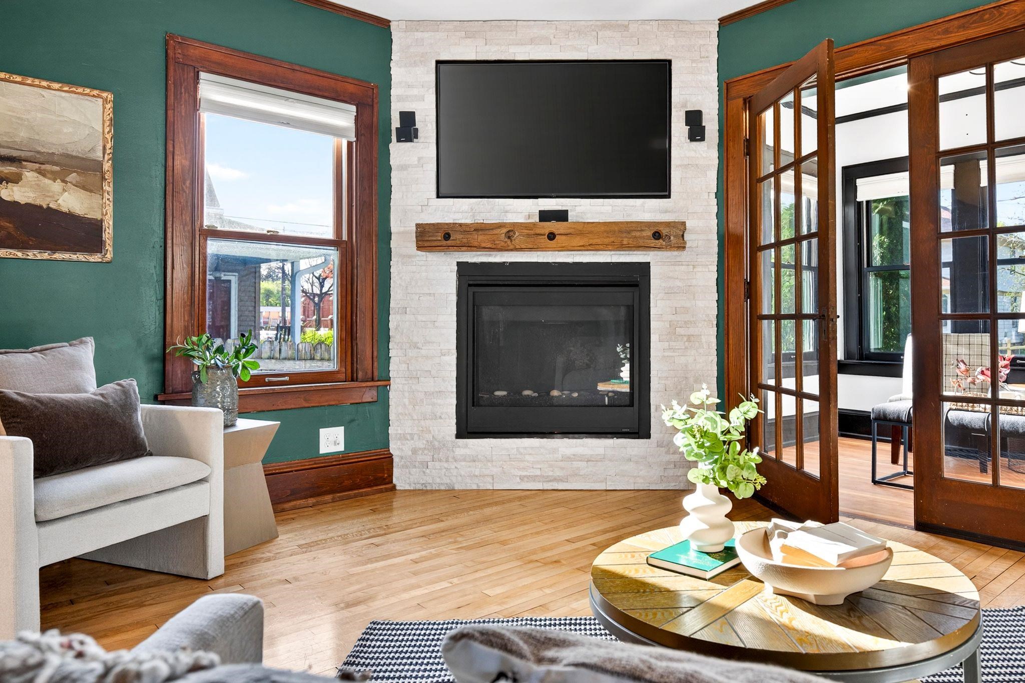 1229 West Lawrence Street Appleton, WI 54914 - Photo 4 of 47