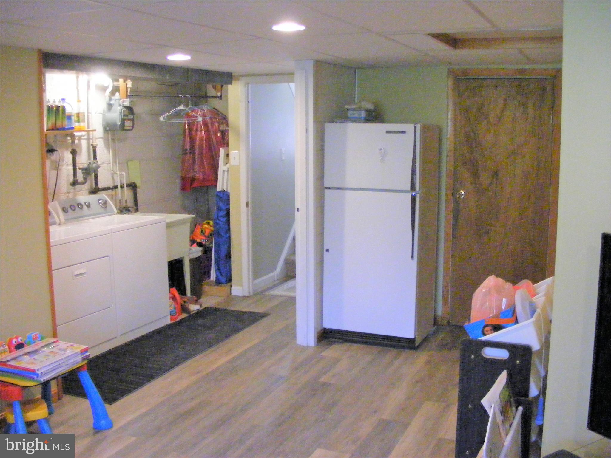 2863 Angus Road Philadelphia, PA 19114 - Photo 5 of 13 Laundry Roo