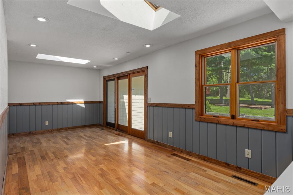 12884 Highway 108 Carlinville, IL 62626 - Photo 11 of 50