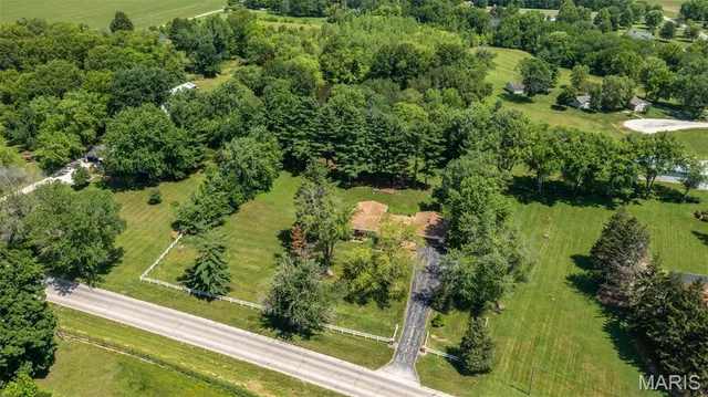 $299,000 | 12884 Highway 108, Carlinville, IL 62626