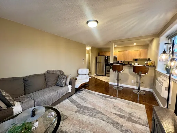 $2,600 | 116 Sycamore Street, Unit 26, Somerville, MA 02145