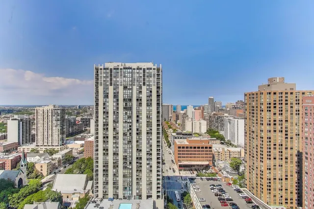 $444,000 | 111 West Maple Street, Unit 2601, Chicago, IL 60610