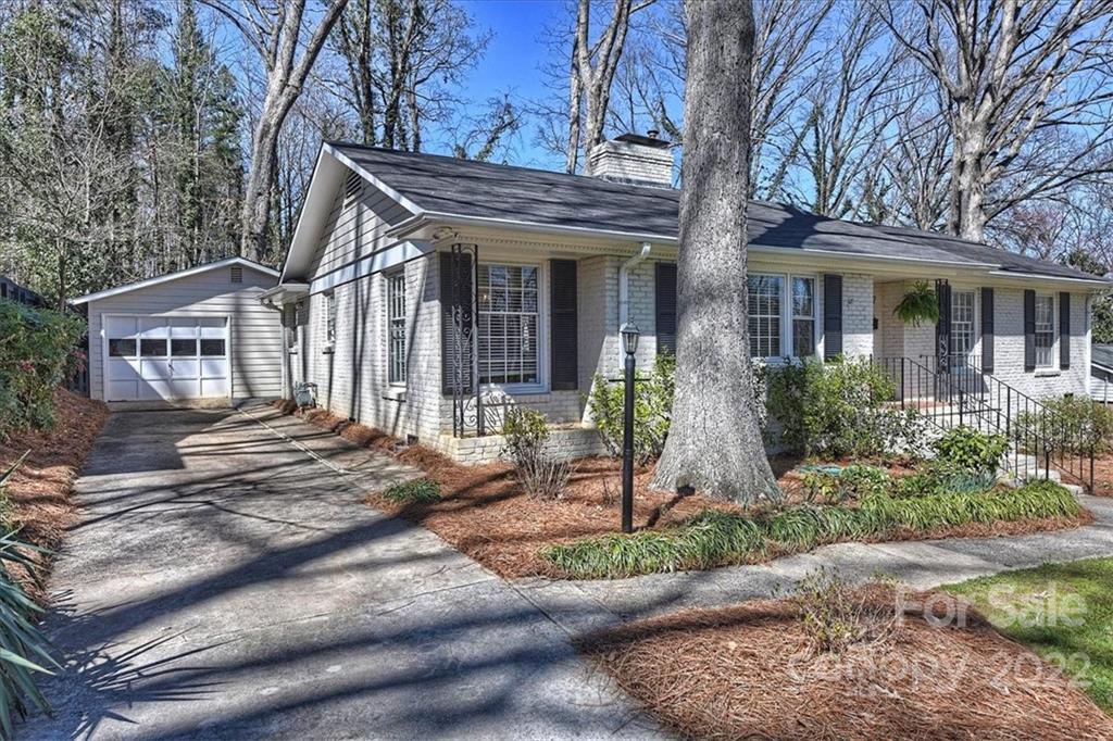 5638 Londonderry Road Charlotte, NC 28210 - Photo 44 of 44 a front view of a house with garden