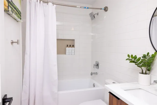 $2,500 | 1402 Braes Ridge Drive, Unit B, Austin, TX 78723