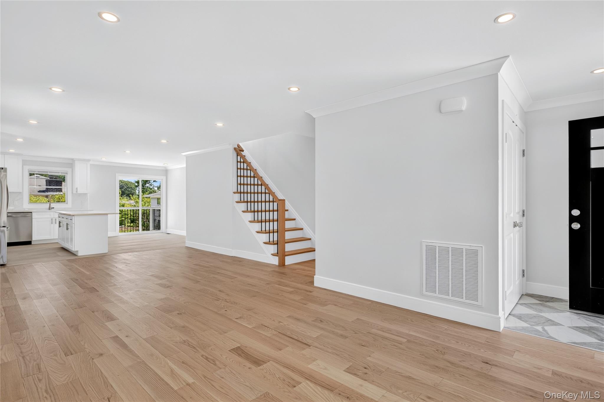 42 Linwood Road North, Unit B Port Washington, NY 11050 - Photo 3 of 35 Gallery Image 3