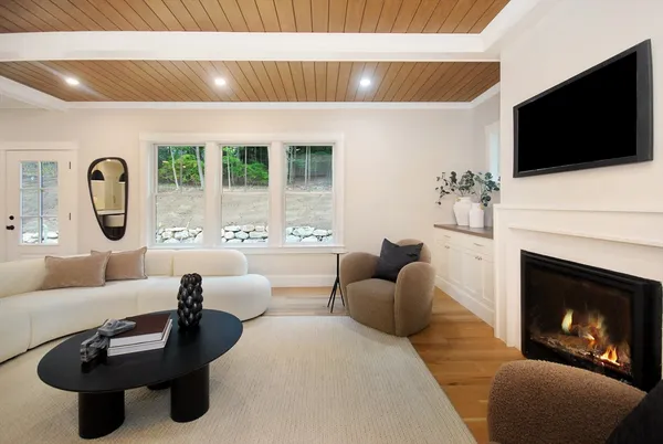 $2,395,000 | 30 Harness Lane, Concord, MA 01742