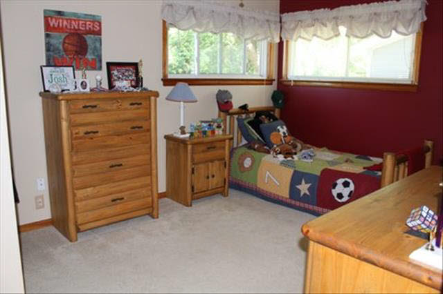 331 Ruff Drive Monroe, MI 48162 - Photo 9 of 20 20403086-8.JPG
