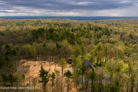$1,195,000 | 115 Bellwood Lane, Saugerties, NY 12477