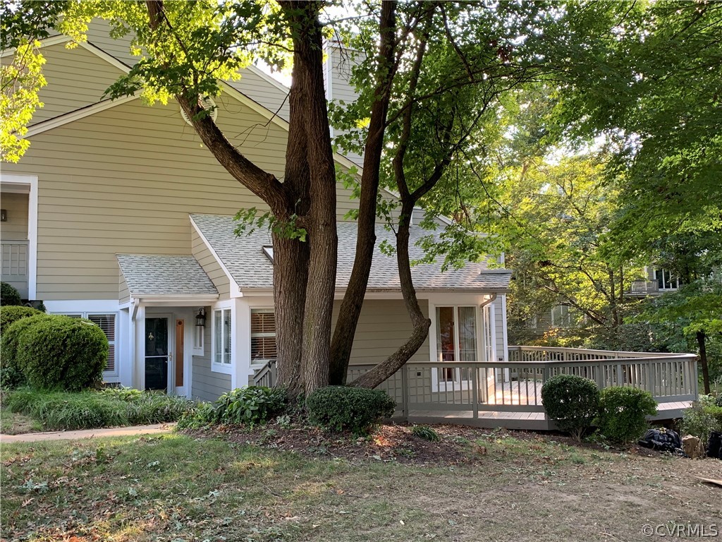 3103 E Stony Point Road, Unit END Richmond, VA 23235 - Photo 2 of 50 a front view of a house with garden