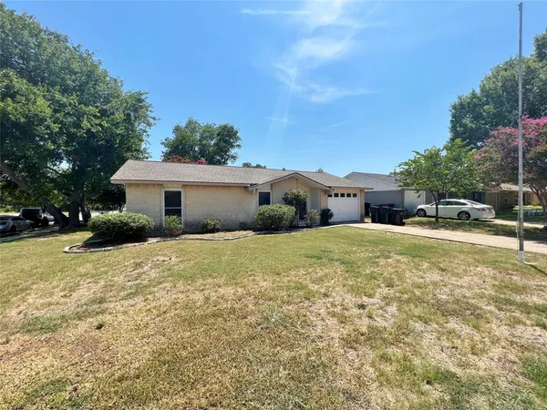 $2,150 | 1920 Fairfield Drive, Plano, TX 75074