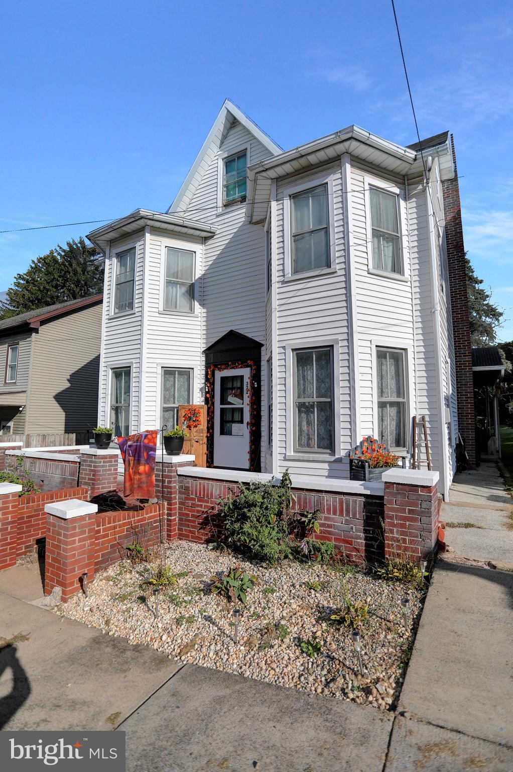 322 Armstrong Street Halifax, PA 17032 - Photo 2 of 30