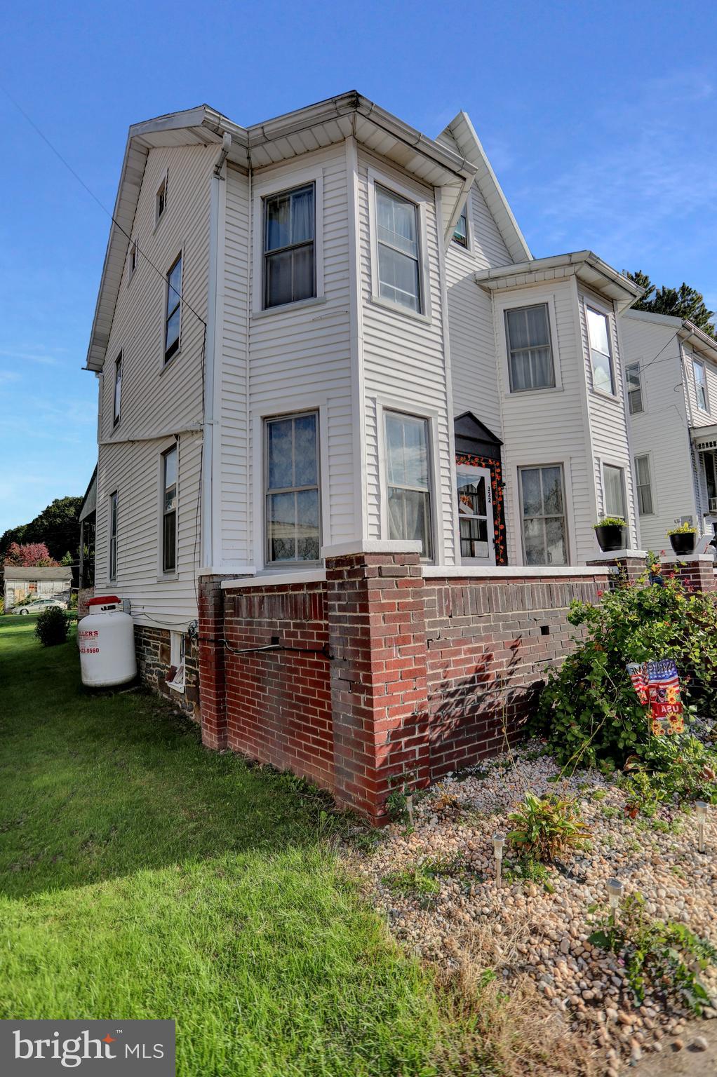322 Armstrong Street Halifax, PA 17032 - Photo 3 of 30
