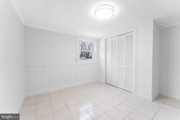 $2,100 | 3233 Apex Circle, Unit B, Falls Church, VA 22044