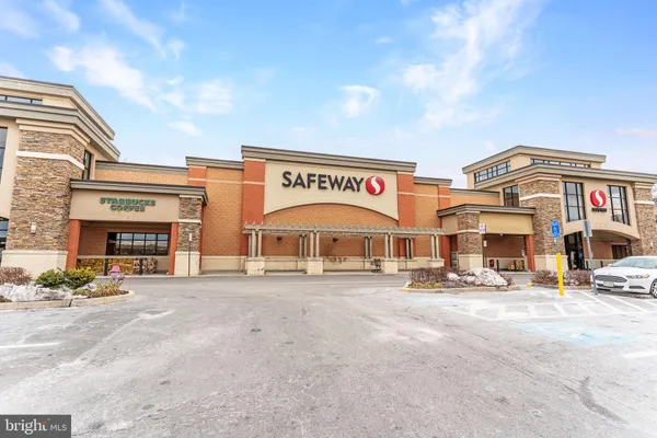 $2,100 | 3233 Apex Circle, Unit B, Falls Church, VA 22044