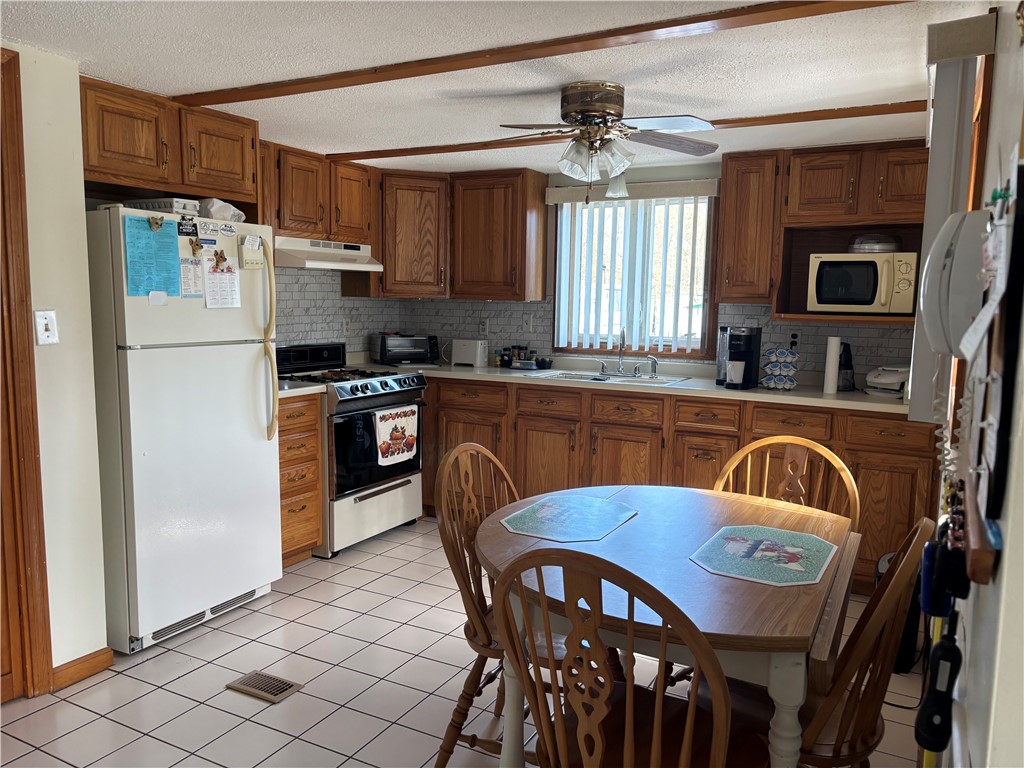 301 Bulgarmarsh Road, Unit 27 Tiverton, RI 02878 - Photo 12 of 25 Gallery Image 12