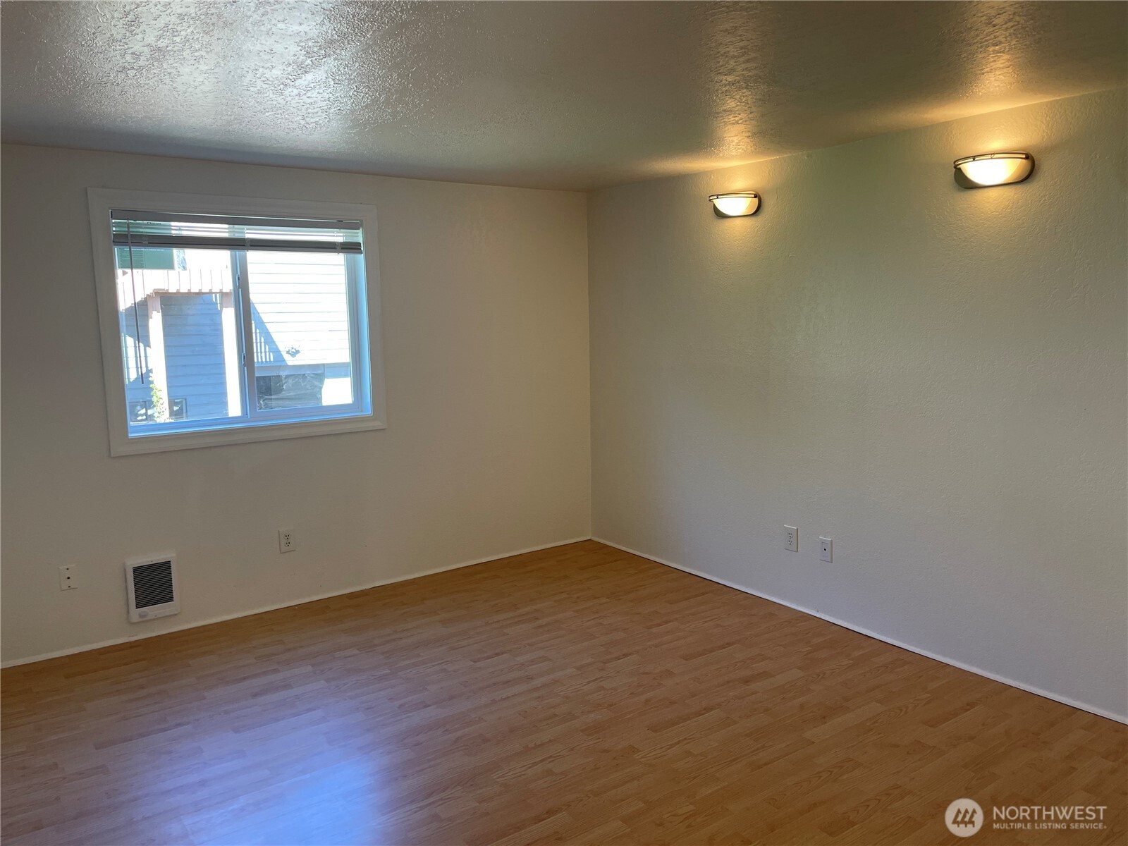 1007 22nd Street Bellingham, WA 98225 - Photo 12 of 31