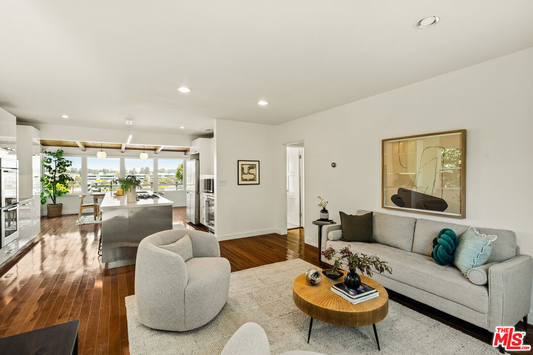 7406 Earldom Avenue Playa del Rey, CA 90293 - Photo 10 of 61 Gallery Image 10