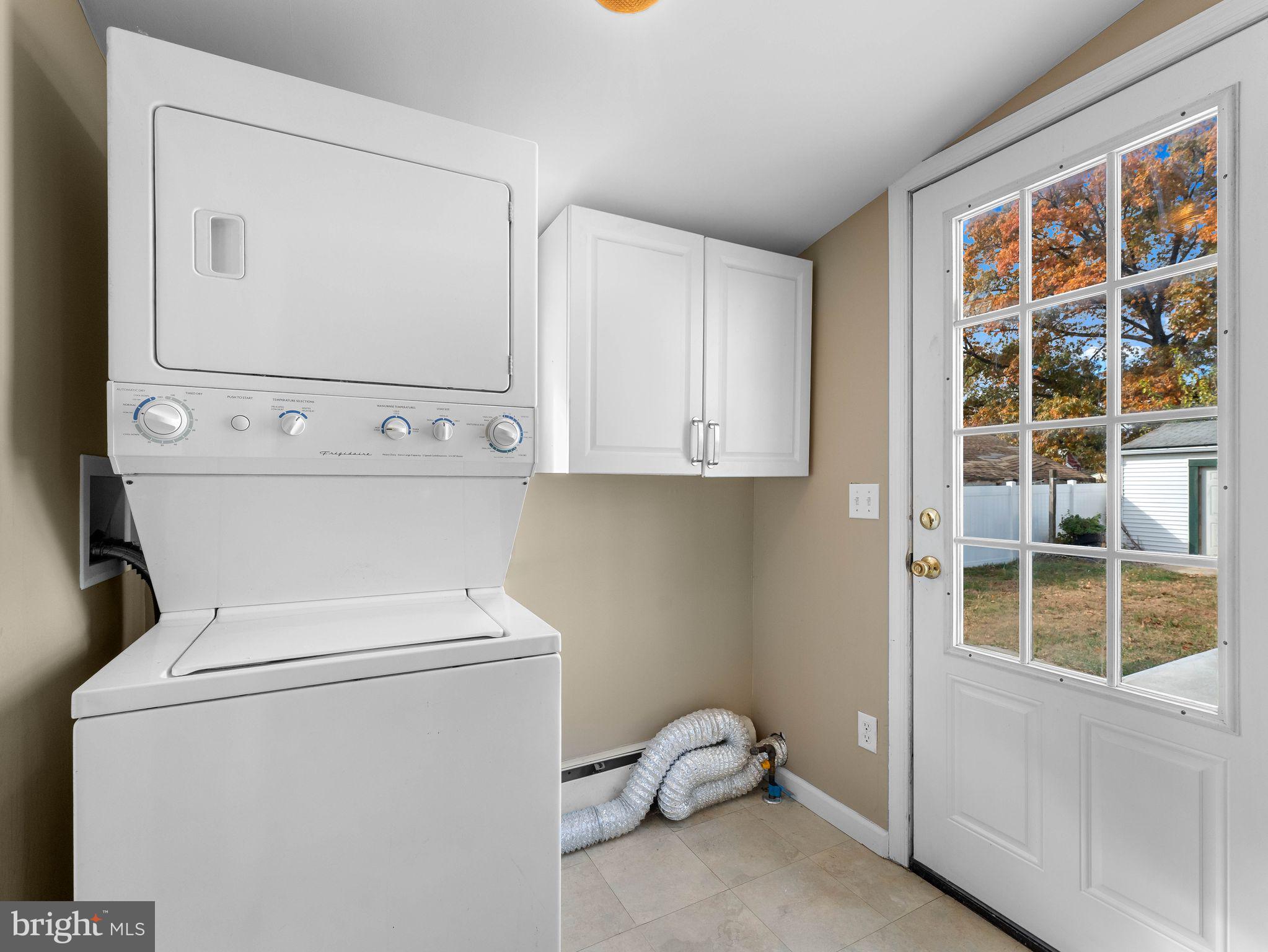 860 Pennsylvania Avenue Delanco, NJ 08075 - Photo 13 of 28 a utility room with dryer and washer