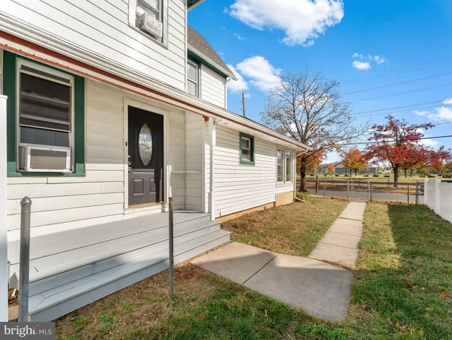 $2,900 | 860 Pennsylvania Avenue, Delanco, NJ 08075