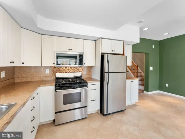 $2,800 | 860 Pennsylvania Avenue, Delanco, NJ 08075