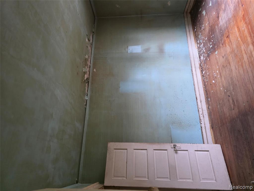 5852 Rohns Street Detroit, MI 48213 - Photo 11 of 16