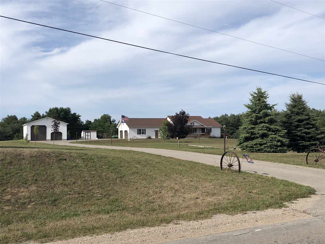 7127 Hawley Road Williamsburg, MI 49690 - Photo 1 of 52 1850455.JPG
