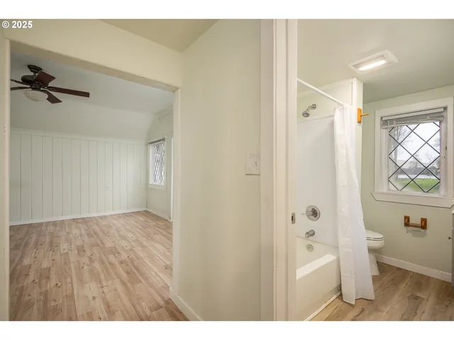 a view of an entryway of the house