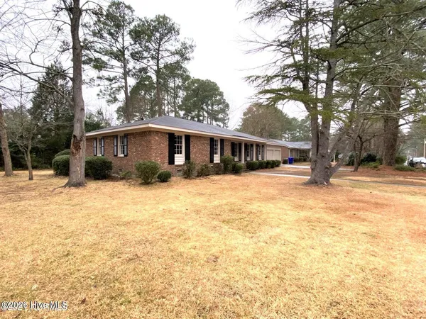 $1,800 | 2012 Sherwood Drive, Greenville, NC 27858