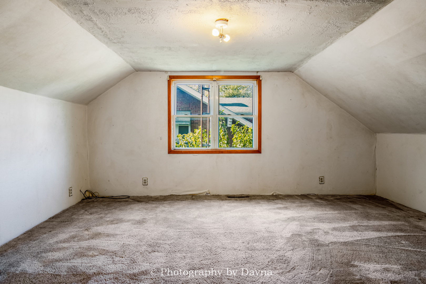 274 West Sheffield Street St. Anne, IL 60964 - Photo 19 of 32 an empty room with a window