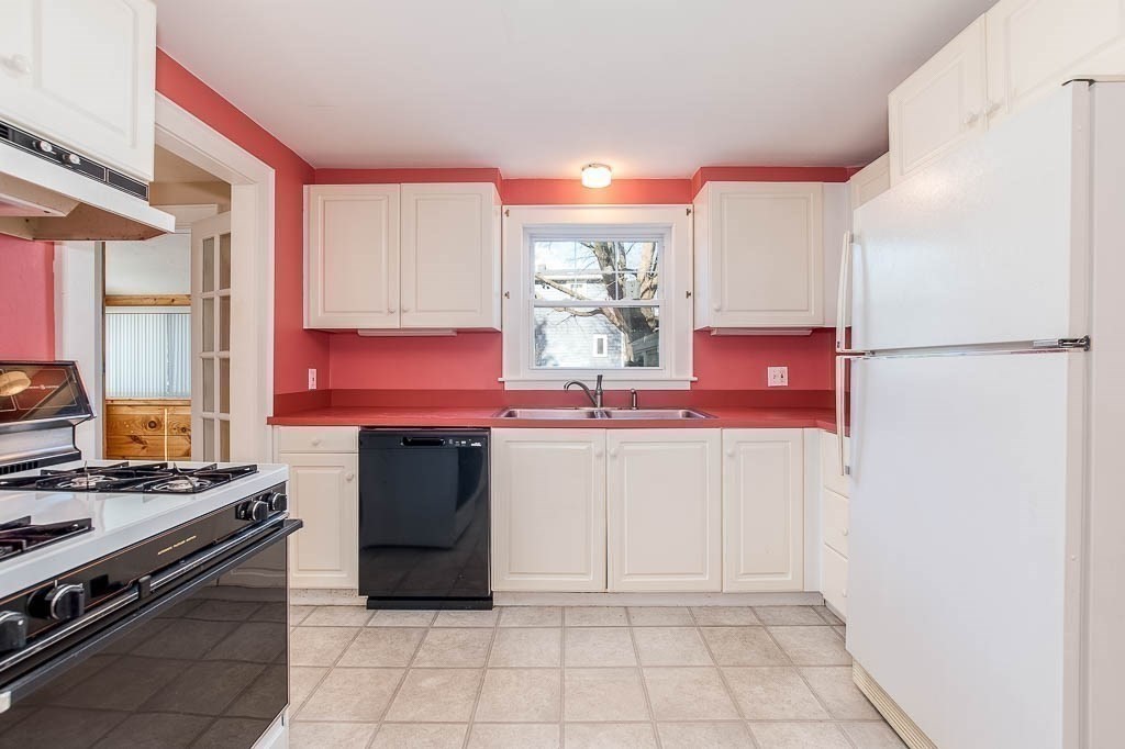 4 Hillside Road Dedham, MA 02026 - Photo 16 of 39 Gallery Image 16