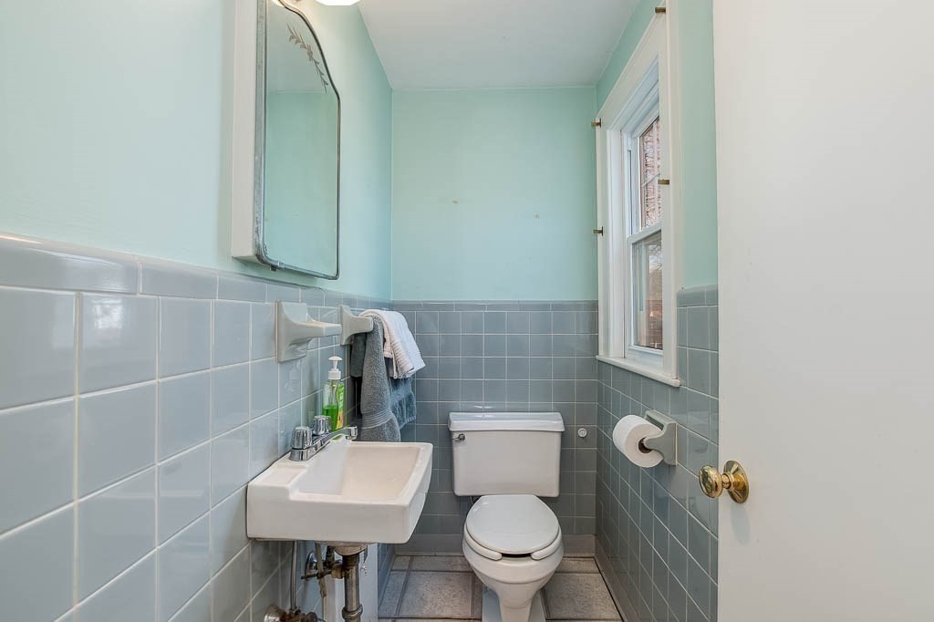 4 Hillside Road Dedham, MA 02026 - Photo 18 of 39 Gallery Image 18