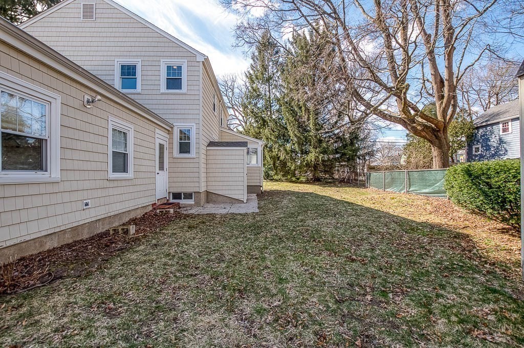 4 Hillside Road Dedham, MA 02026 - Photo 5 of 39 Gallery Image 5