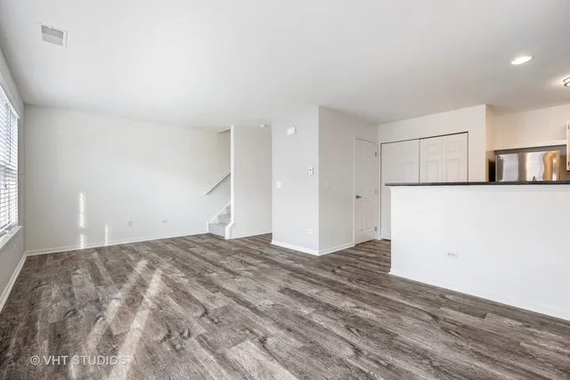 $2,762 | 426 Handel Court, Unit 426, Wheaton, IL 60189