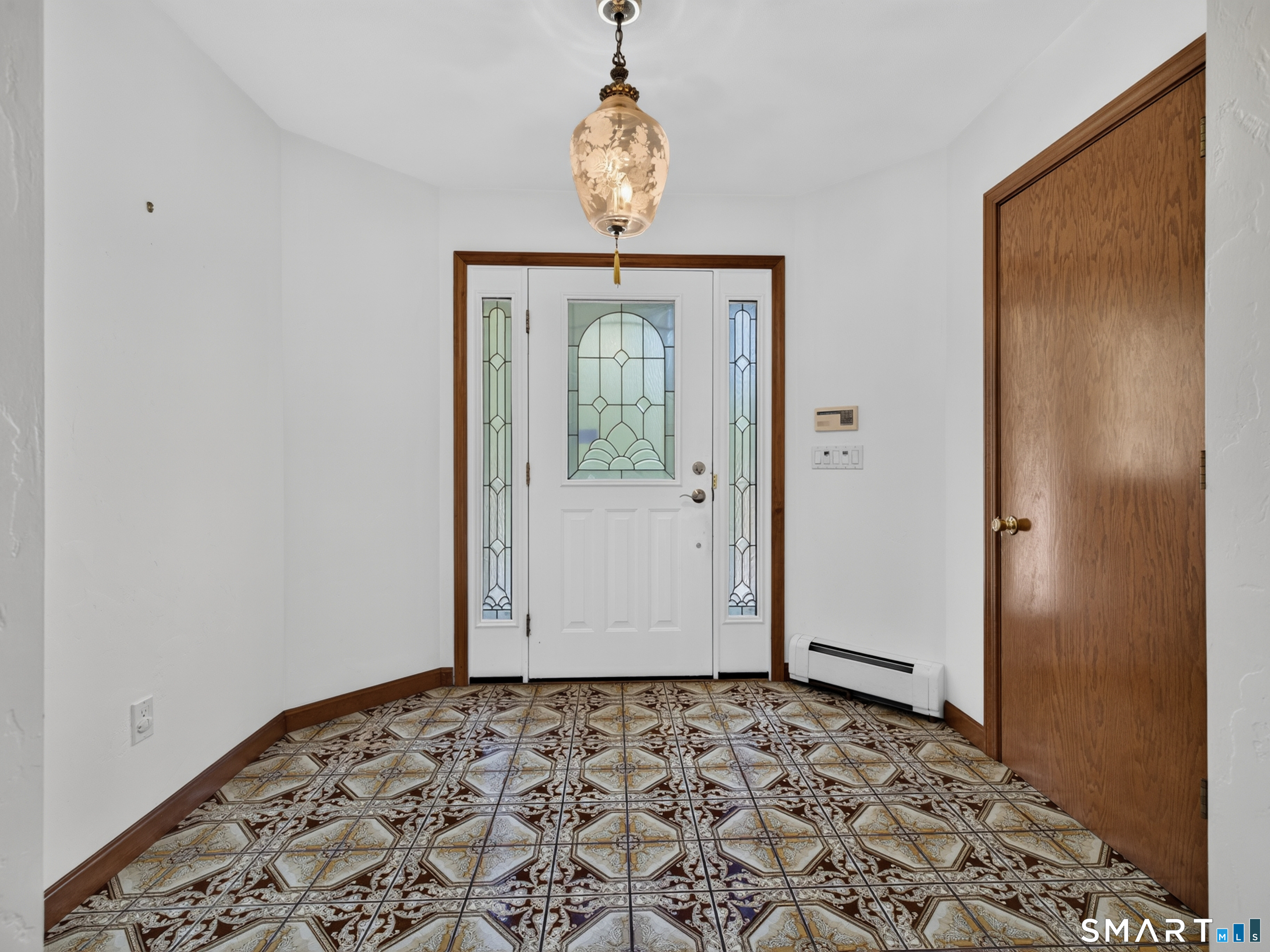 475 Meridian St Extension Groton, CT 06340 - Photo 5 of 40