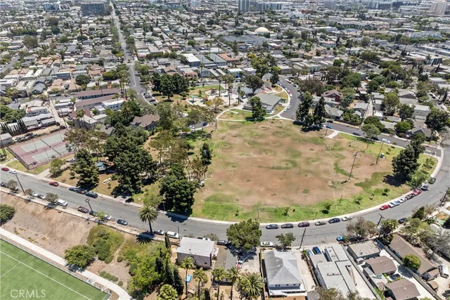 $799,900 | 976 North Loma Vista Drive, Long Beach, CA 90813