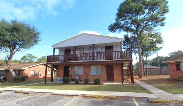 $950 | 10151 Guidy Lane, Unit B2, Pensacola, FL 32514