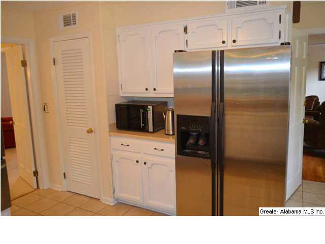 1808 Cornwall Road Hoover, AL 35226 - Photo 9 of 32