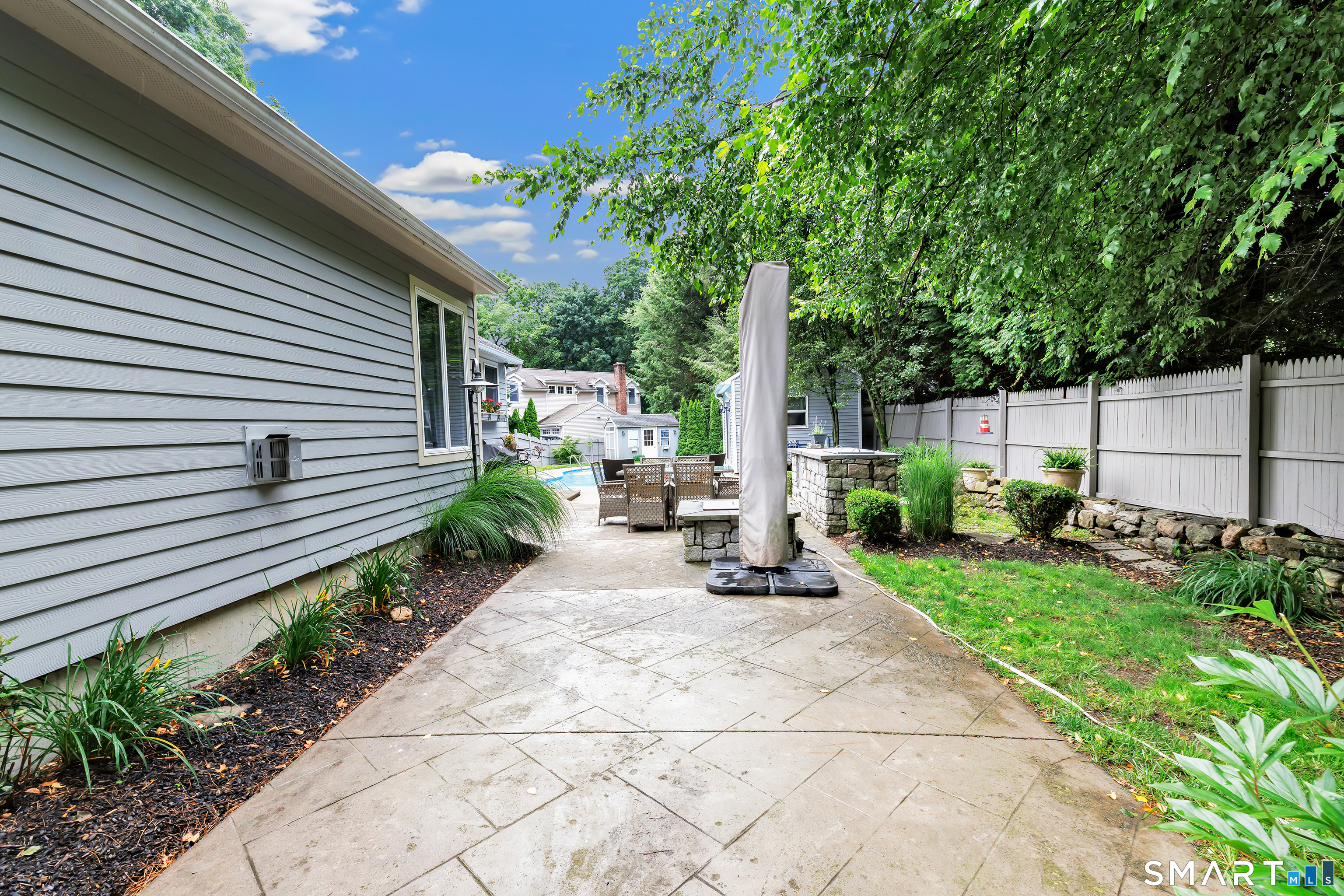47 Sorghum Road Shelton, CT 06484 - Photo 34 of 40 2nd Patio