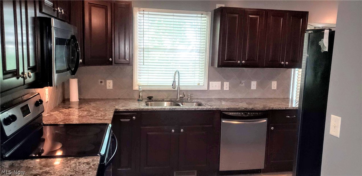 506 Herbert Road Akron, OH 44312 - Photo 10 of 18 Gallery Image 10