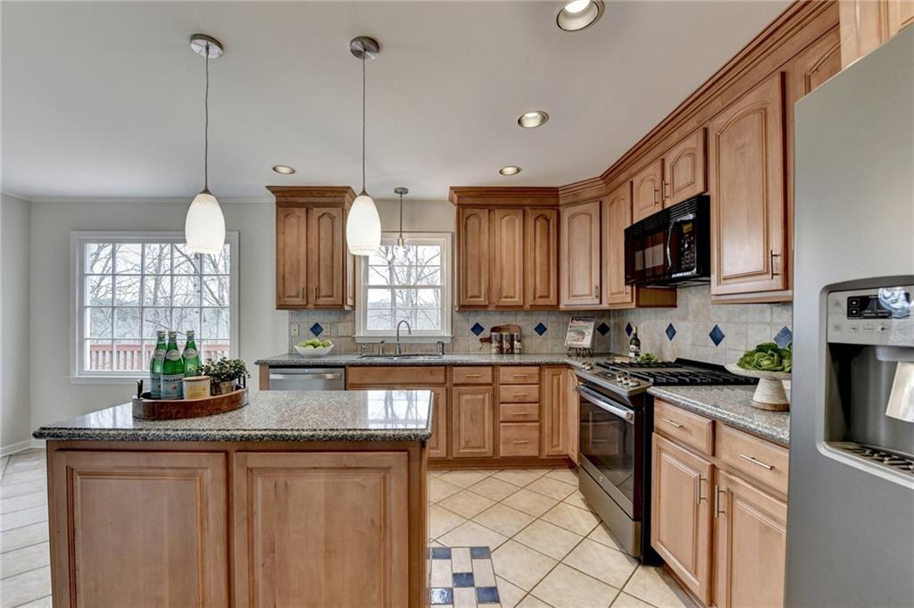 8155 Willow Tree Way Alpharetta, GA 30005 - Photo 17 of 39