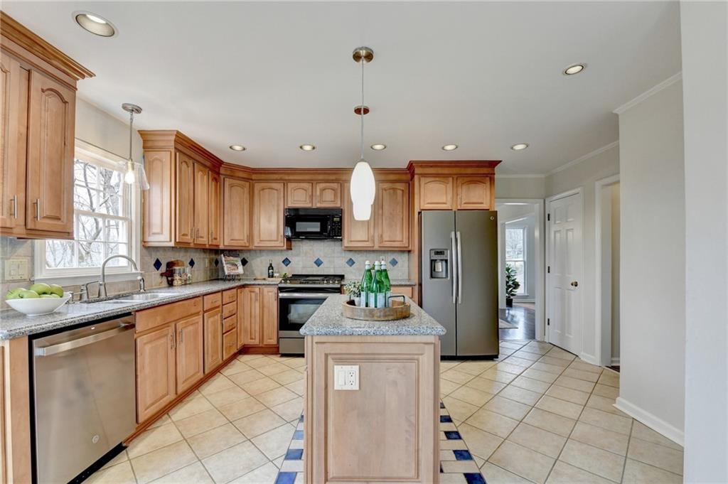 8155 Willow Tree Way Alpharetta, GA 30005 - Photo 19 of 39