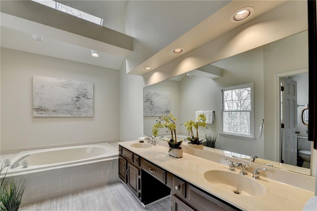 8155 Willow Tree Way Alpharetta, GA 30005 - Photo 7 of 39